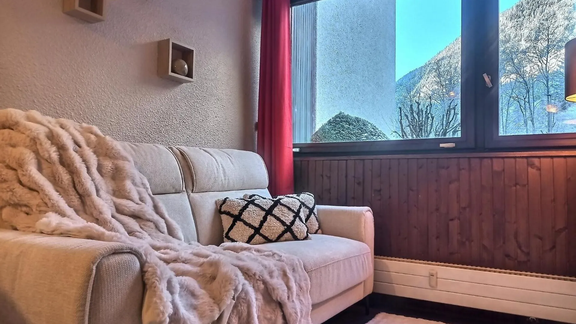 Chamonix : Studio Intime Au Bord Du Lac Des Gaillands Et Pistes De Ski