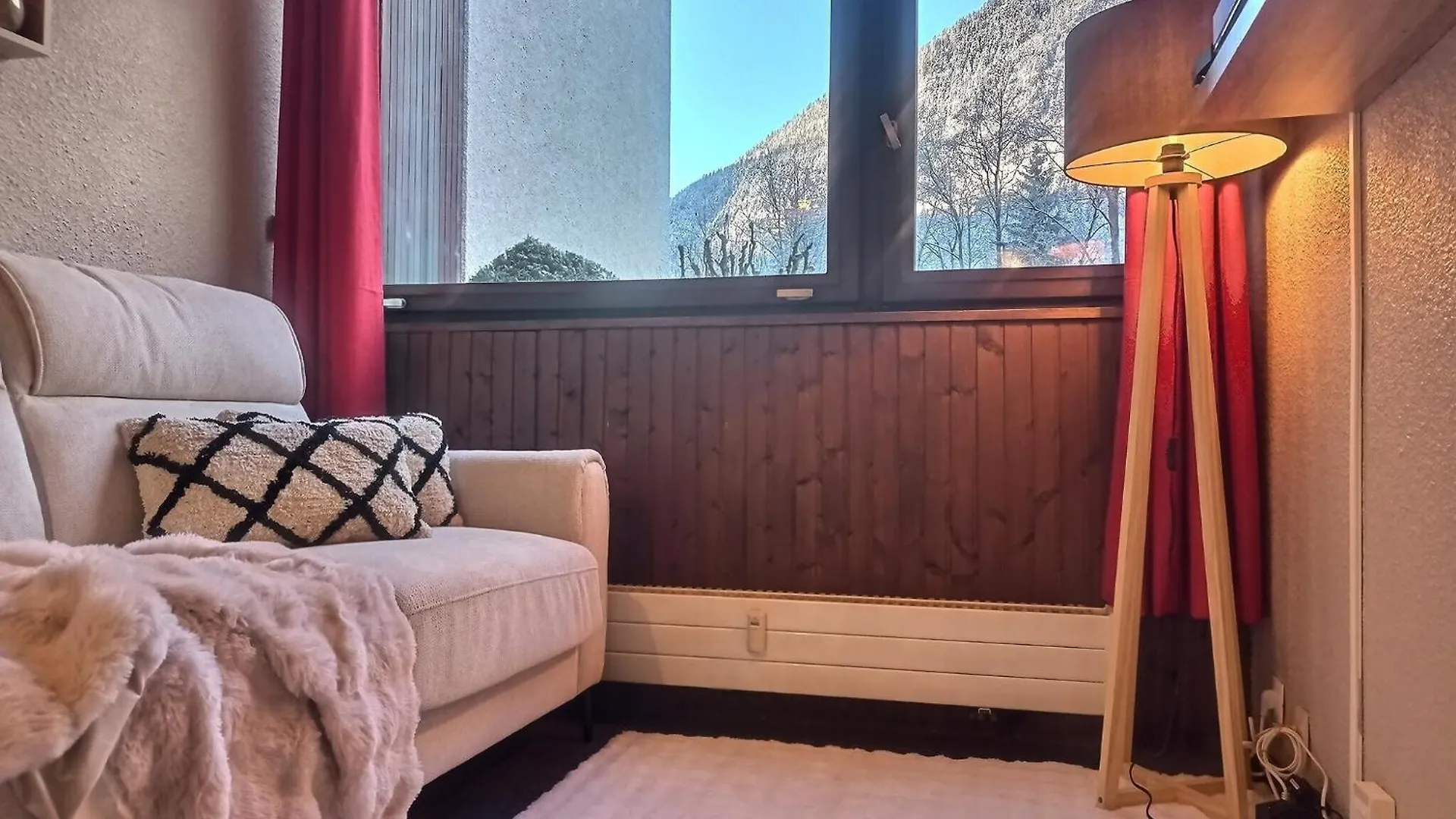 Apartmán Chamonix : Studio Intime Au Bord Du Lac Des Gaillands Et Pistes De Ski Francie